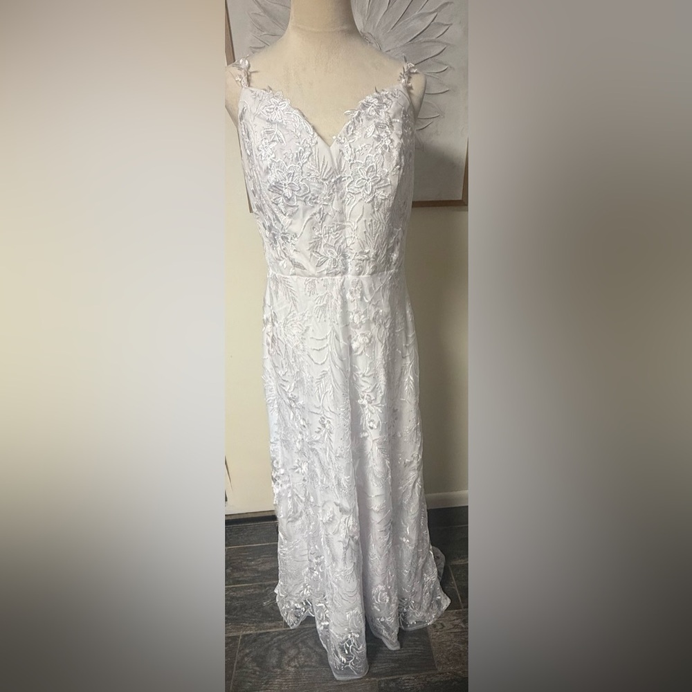 Elegant White Floral Lace Maxi Wedding Dress